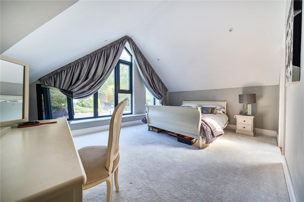 Vaulted master bedroom loft conversion with dormer